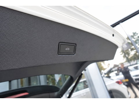 Volkswagen T-Roc 2.0 TSI 4Motion R AKRAPOVIC PANO KEYLESS VOL