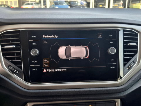 Volkswagen T-Roc 1.0 TSI Style Business | ADAPTIEF | LED DRL | STOELVERWARMING | CLIMATE |