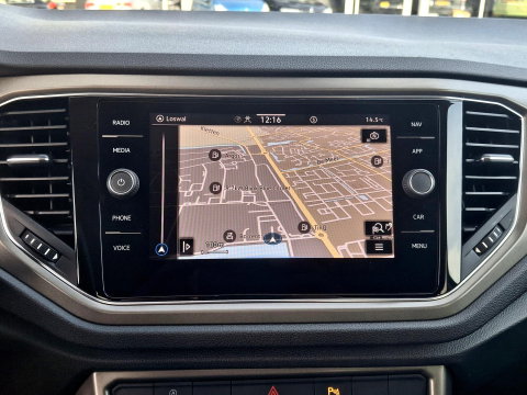 Volkswagen T-Roc 1.0 TSI Style Business | ADAPTIEF | LED DRL | STOELVERWARMING | CLIMATE |