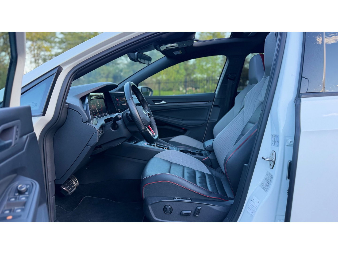 Volkswagen Golf 2.0 TSI GTI 245Pk Panoramadak Sportstoelen Leer Led-Xenon Camera