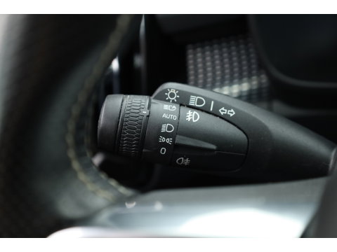 Volvo XC40 1.5 T4 Recharge R-Design Expression | Rijklaar! | Trekhaak | H&K Audio | Leder | Camera | Cruise | Stoel- Stuurverw. | Keyless | 19''