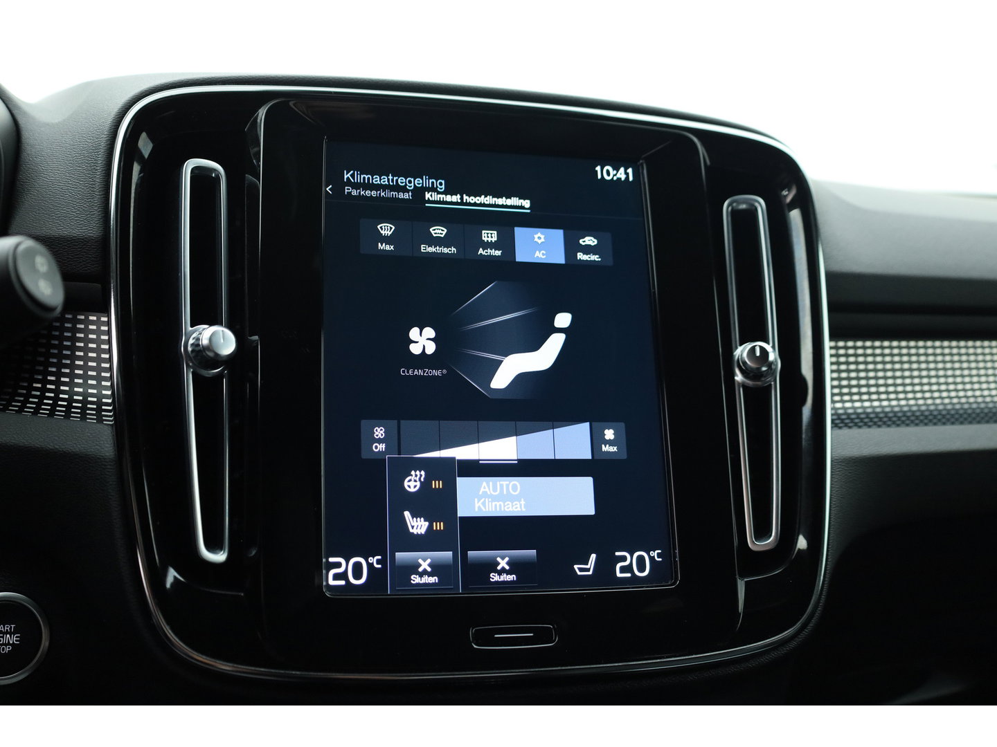 Volvo XC40 1.5 T4 Recharge R-Design Expression | Rijklaar! | Trekhaak | H&K Audio | Leder | Camera | Cruise | Stoel- Stuurverw. | Keyless | 19''