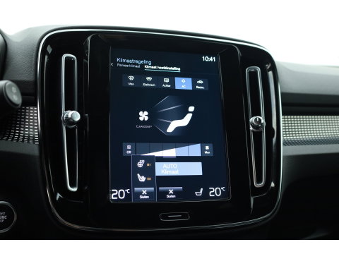 Volvo XC40 1.5 T4 Recharge R-Design Expression | Rijklaar! | Trekhaak | H&K Audio | Leder | Camera | Cruise | Stoel- Stuurverw. | Keyless | 19''