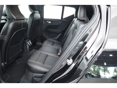 Volvo XC40 1.5 T4 Recharge R-Design Expression | Rijklaar! | Trekhaak | H&K Audio | Leder | Camera | Cruise | Stoel- Stuurverw. | Keyless | 19''