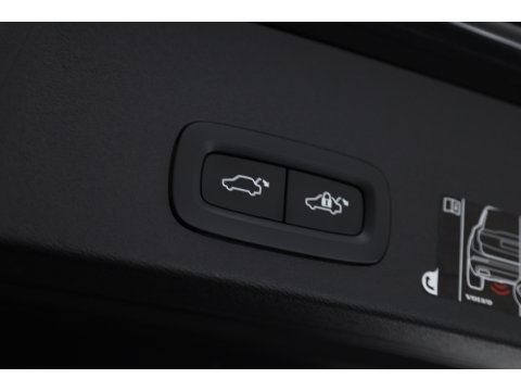 Volvo XC40 1.5 T4 Recharge R-Design Expression | Rijklaar! | Trekhaak | H&K Audio | Leder | Camera | Cruise | Stoel- Stuurverw. | Keyless | 19''
