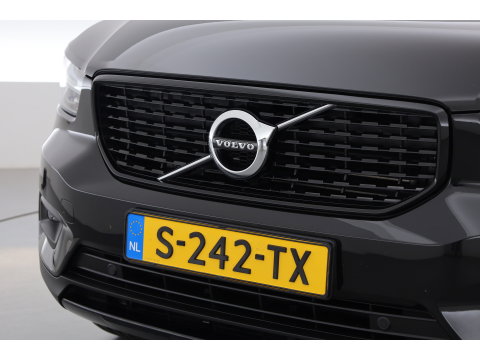 Volvo XC40 1.5 T4 Recharge R-Design Expression | Rijklaar! | Trekhaak | H&K Audio | Leder | Camera | Cruise | Stoel- Stuurverw. | Keyless | 19''