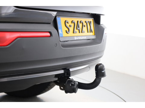 Volvo XC40 1.5 T4 Recharge R-Design Expression | Rijklaar! | Trekhaak | H&K Audio | Leder | Camera | Cruise | Stoel- Stuurverw. | Keyless | 19''