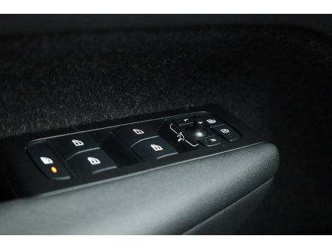 Volvo XC40 1.5 T4 Recharge R-Design Expression | Rijklaar! | Trekhaak | H&K Audio | Leder | Camera | Cruise | Stoel- Stuurverw. | Keyless | 19''