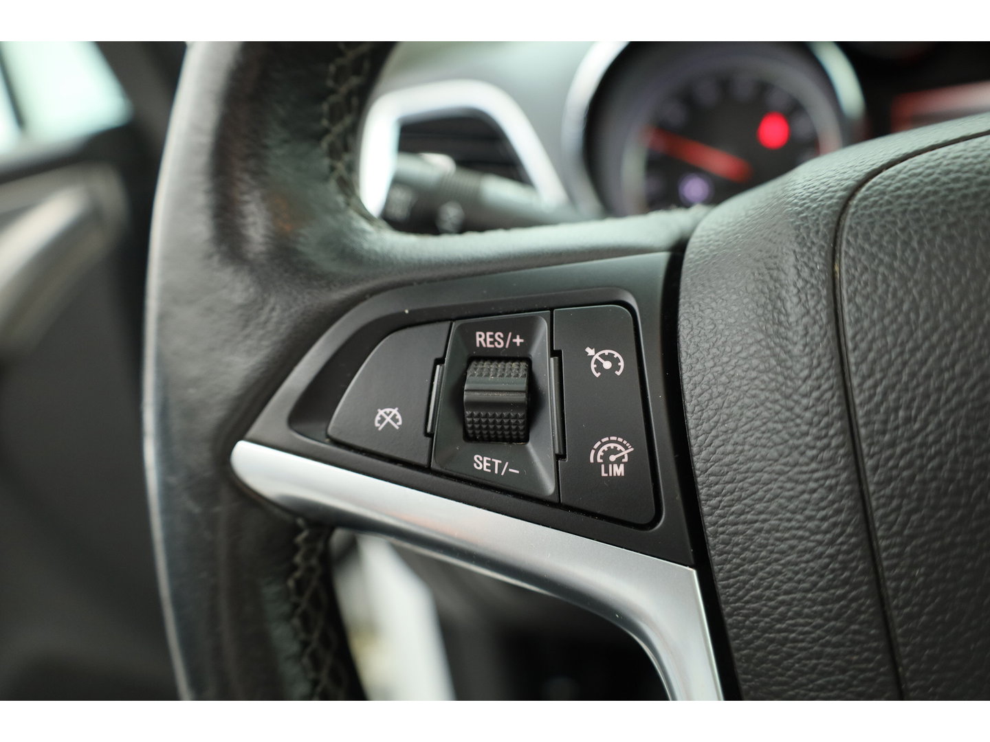 Opel Mokka 1.4 T Innovation | RIJKLAAR!! | Navi | All Season | Cruise | Trekhaak | Camera | Stoelverw. | DAB | Airco