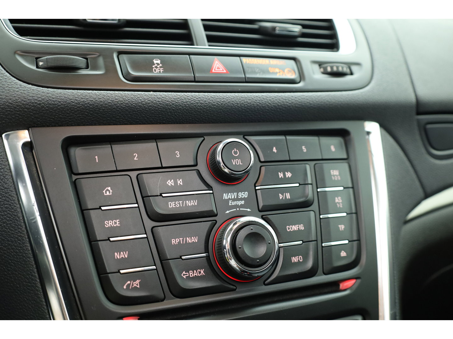 Opel Mokka 1.4 T Innovation | RIJKLAAR!! | Navi | All Season | Cruise | Trekhaak | Camera | Stoelverw. | DAB | Airco
