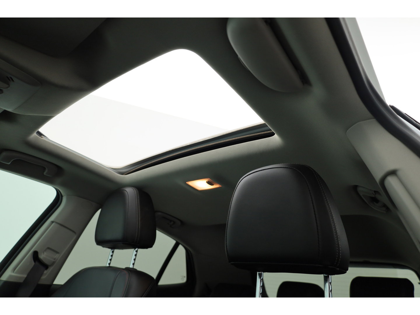 Opel Mokka 1.4 T Innovation | RIJKLAAR!! | Navi | All Season | Cruise | Trekhaak | Camera | Stoelverw. | DAB | Airco