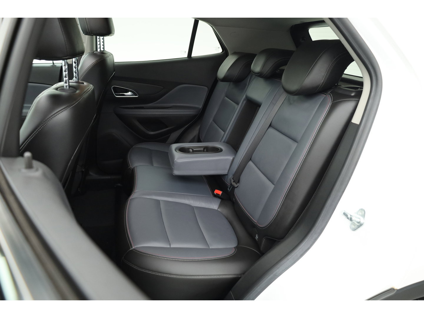 Opel Mokka 1.4 T Innovation | RIJKLAAR!! | Navi | All Season | Cruise | Trekhaak | Camera | Stoelverw. | DAB | Airco