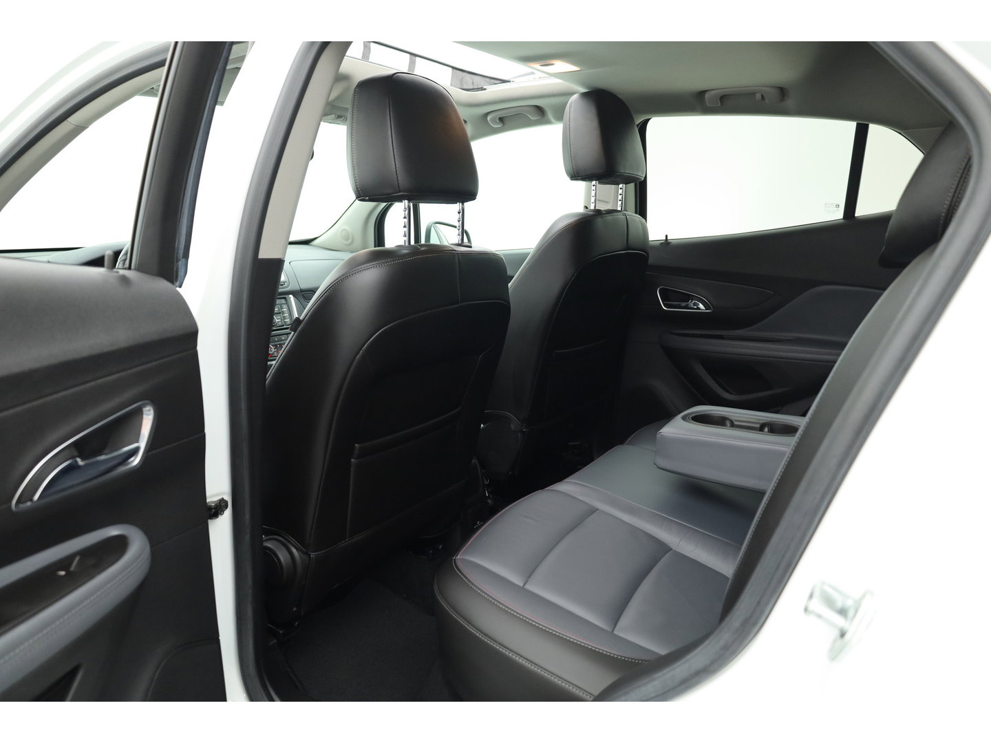 Opel Mokka 1.4 T Innovation | RIJKLAAR!! | Navi | All Season | Cruise | Trekhaak | Camera | Stoelverw. | DAB | Airco