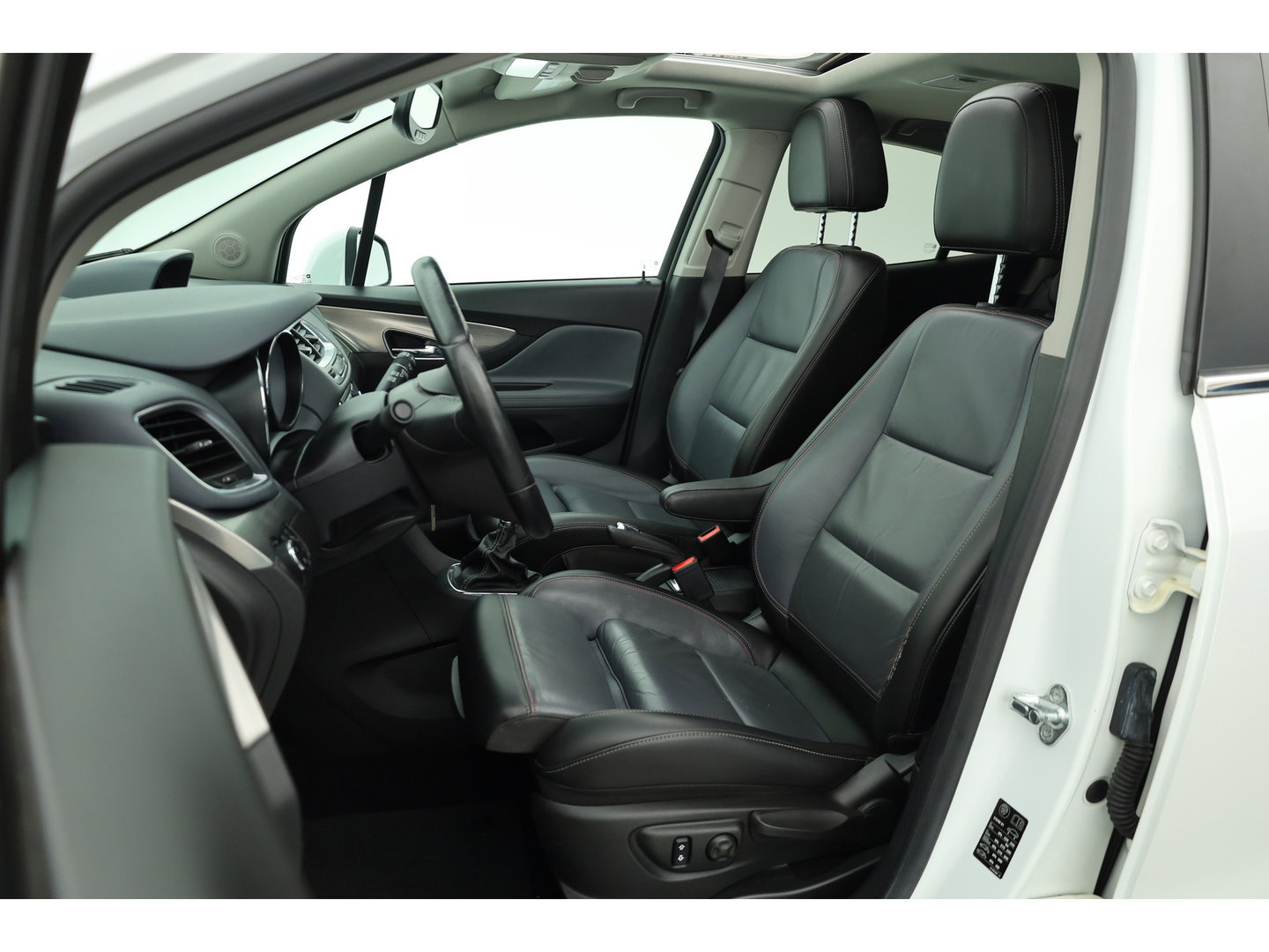 Opel Mokka 1.4 T Innovation | RIJKLAAR!! | Navi | All Season | Cruise | Trekhaak | Camera | Stoelverw. | DAB | Airco