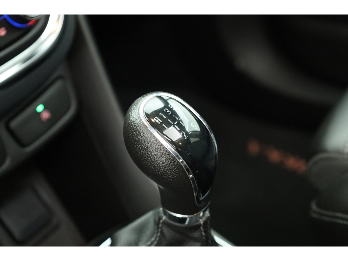 Opel Mokka 1.4 T Innovation | RIJKLAAR!! | Navi | All Season | Cruise | Trekhaak | Camera | Stoelverw. | DAB | Airco