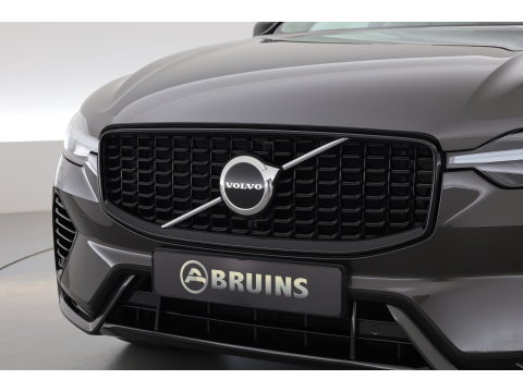 Volvo XC60 2.0 T8 Plug-in hybrid AWD Ultimate Dark | Luchtvering | Massage | Trekhaak | Head-up | Stoelvent. |