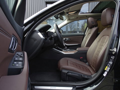 BMW 3 Serie Touring 330e xDr. 292PK / High Executive / ACC / Laser