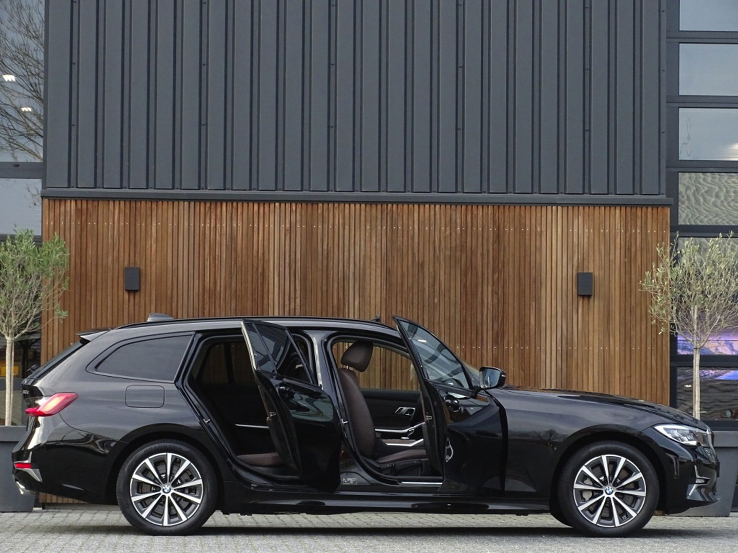 BMW 3 Serie Touring 330e xDr. 292PK / High Executive / ACC / Laser