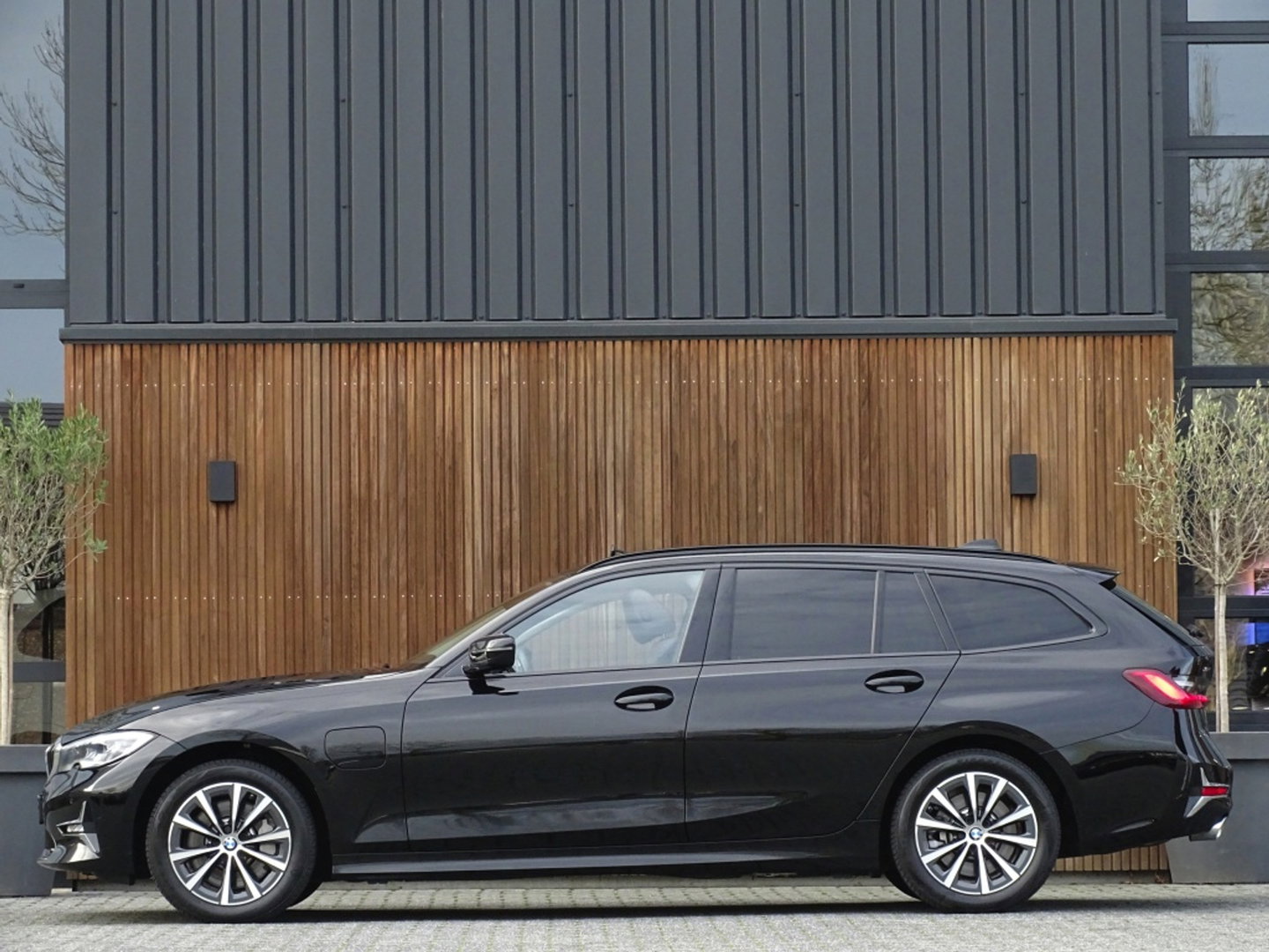 BMW 3 Serie Touring 330e xDr. 292PK / High Executive / ACC / Laser