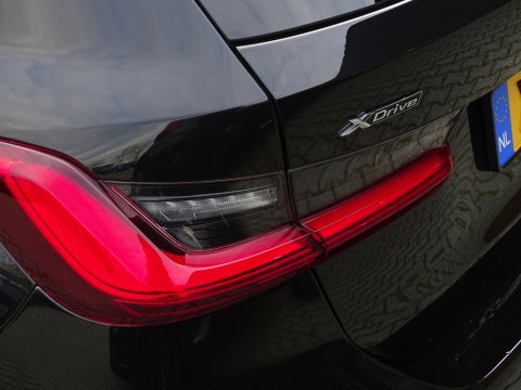 BMW 3 Serie Touring 330e xDr. 292PK / High Executive / ACC / Laser