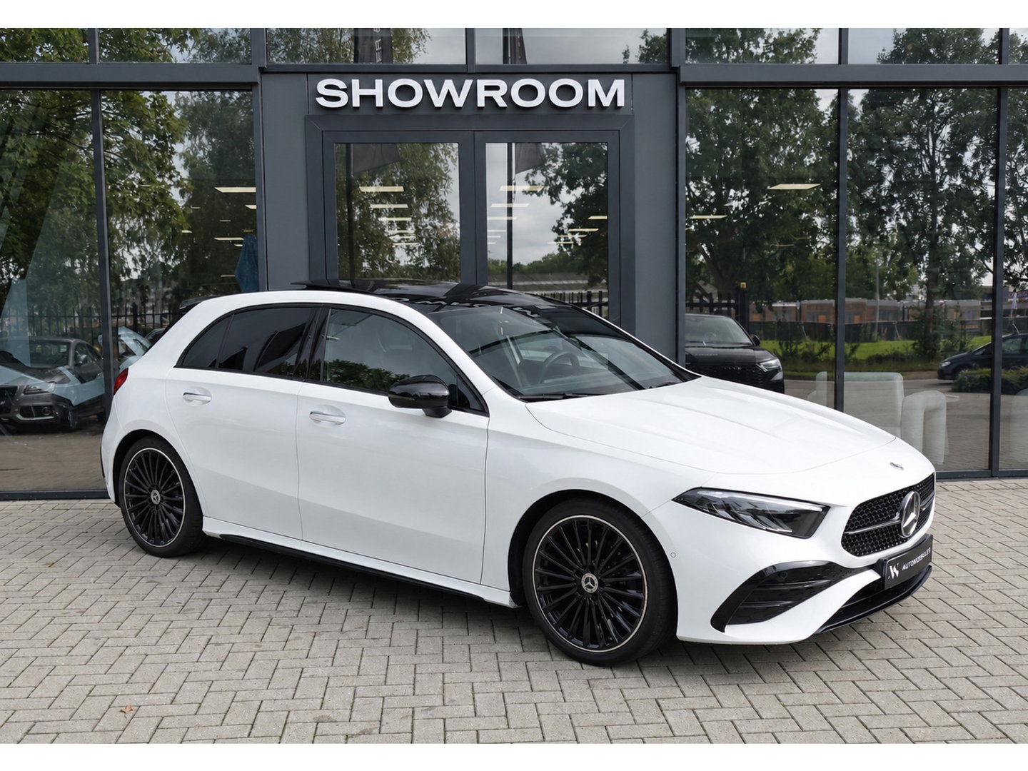 Mercedes-Benz A-Klasse 180 AMG Line PANO SFEER CAM