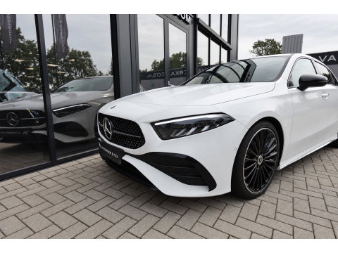 Mercedes-Benz A-Klasse 180 AMG Line PANO SFEER CAM