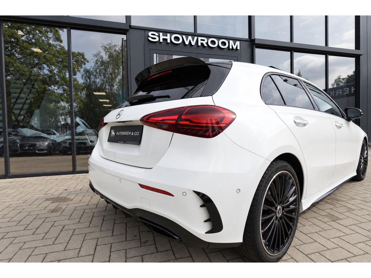 Mercedes-Benz A-Klasse 180 AMG Line PANO SFEER CAM