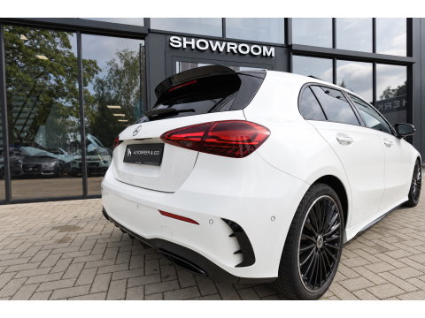 Mercedes-Benz A-Klasse 180 AMG Line PANO SFEER CAM