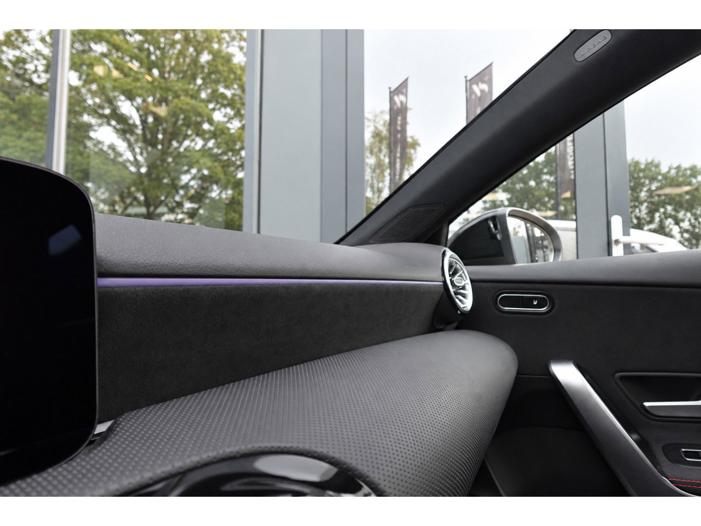 Mercedes-Benz A-Klasse 180 AMG Line PANO SFEER CAM