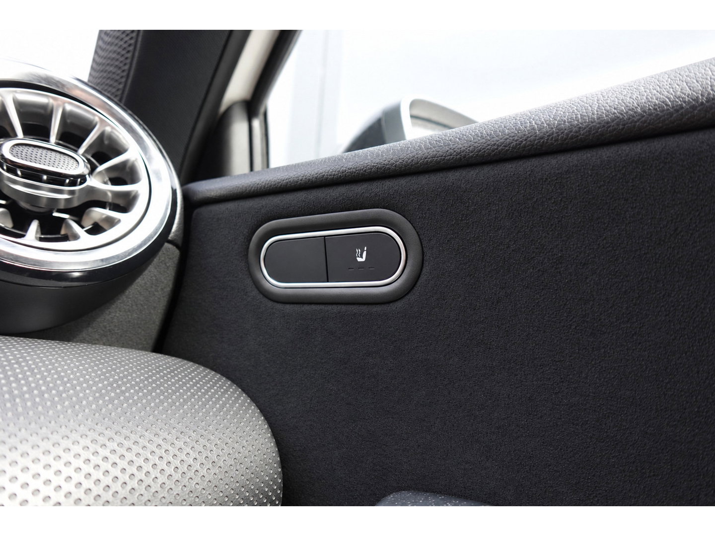 Mercedes-Benz A-Klasse 180 AMG Line PANO SFEER CAM
