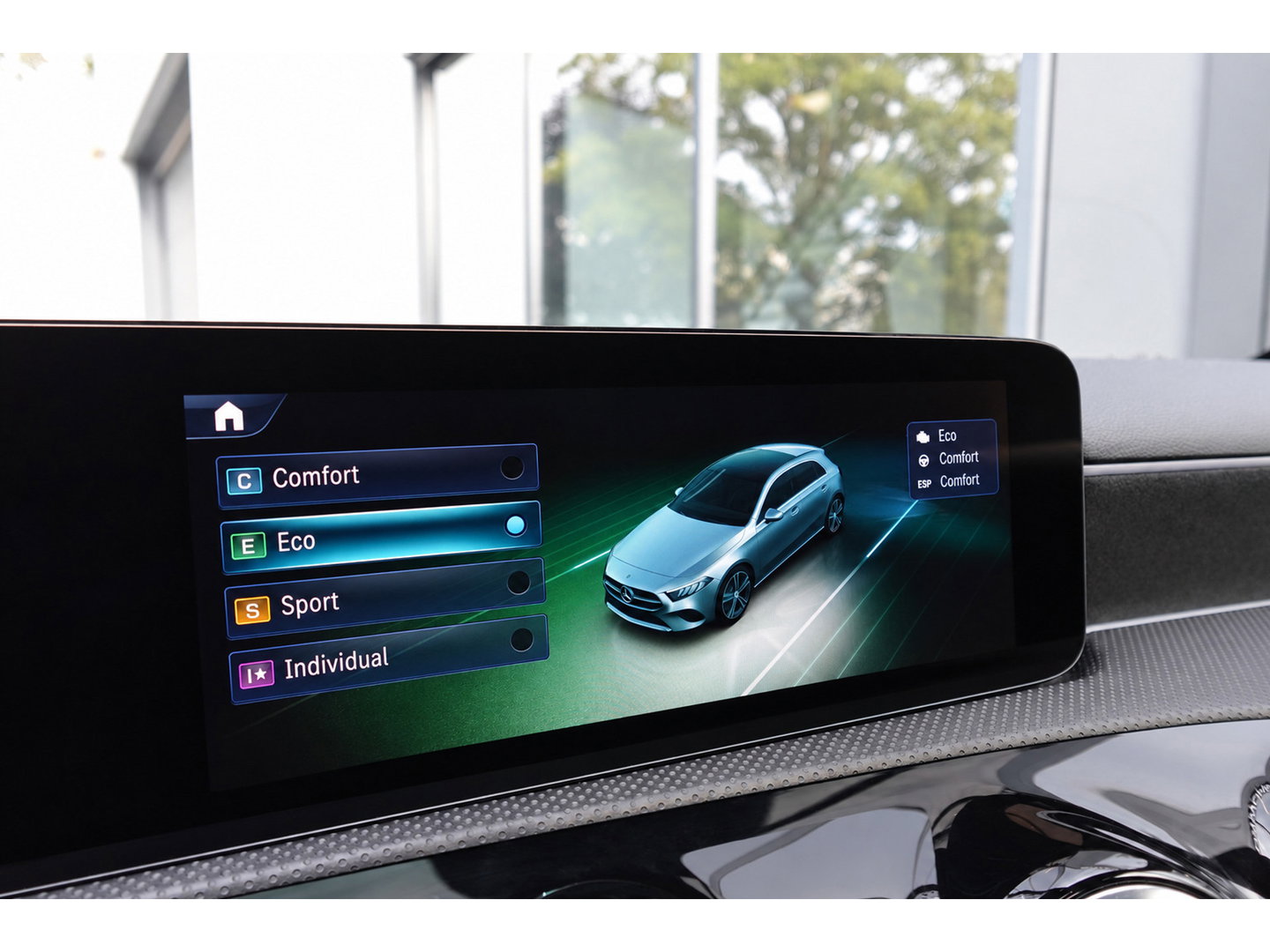 Mercedes-Benz A-Klasse 180 AMG Line PANO SFEER CAM