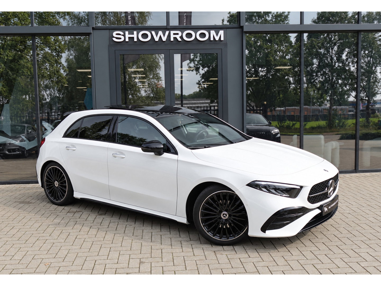 Mercedes-Benz A-Klasse 180 AMG Line PANO SFEER CAM