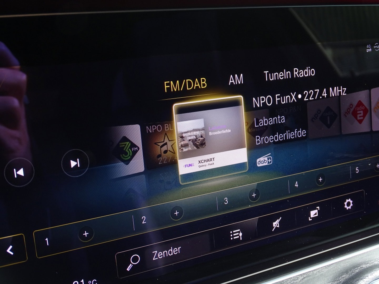 Mercedes-Benz E-Klasse Estate 200 automaat / AMG pakket / Burmester / 360° camera / LED