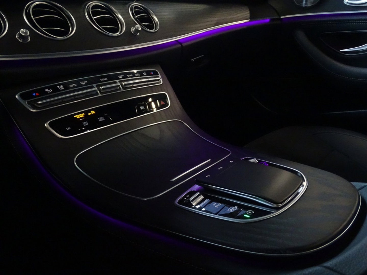 Mercedes-Benz E-Klasse Estate 200 automaat / AMG pakket / Burmester / 360° camera / LED