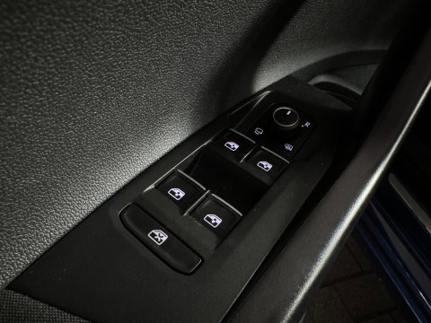 Volkswagen Taigo 1.0 TSI R-Line Keyless|Camera|ACC|Stoelverwarming