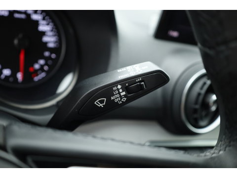 Audi Q2 30 TFSI Business Line | RIJKLAAR!! | Adapt. Cruise | Navi By App | CarPlay | Cruise | Stoelverw. | Camera | Airco