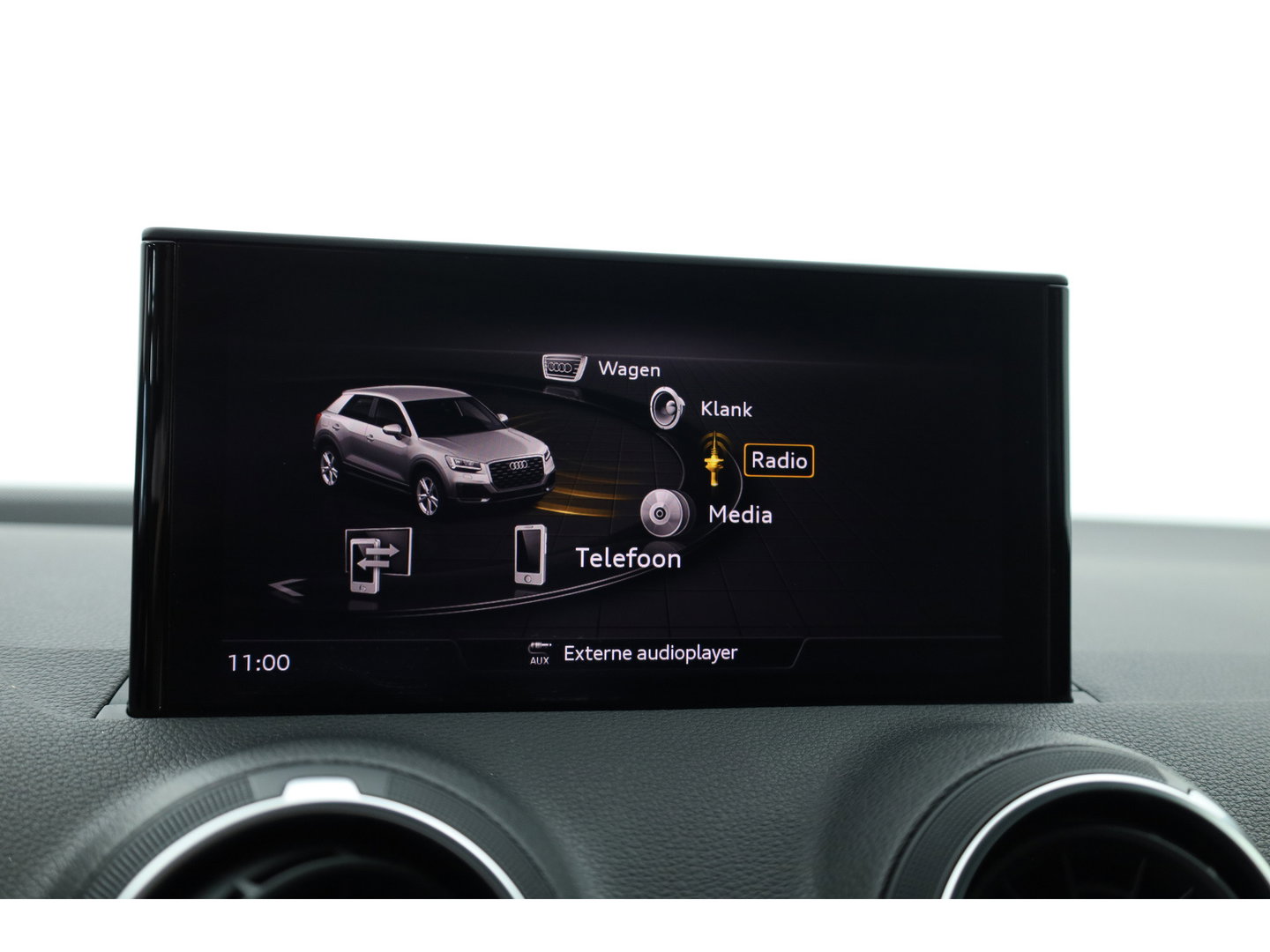 Audi Q2 30 TFSI Business Line | RIJKLAAR!! | Adapt. Cruise | Navi By App | CarPlay | Cruise | Stoelverw. | Camera | Airco