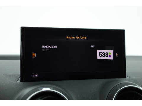 Audi Q2 30 TFSI Business Line | RIJKLAAR!! | Adapt. Cruise | Navi By App | CarPlay | Cruise | Stoelverw. | Camera | Airco