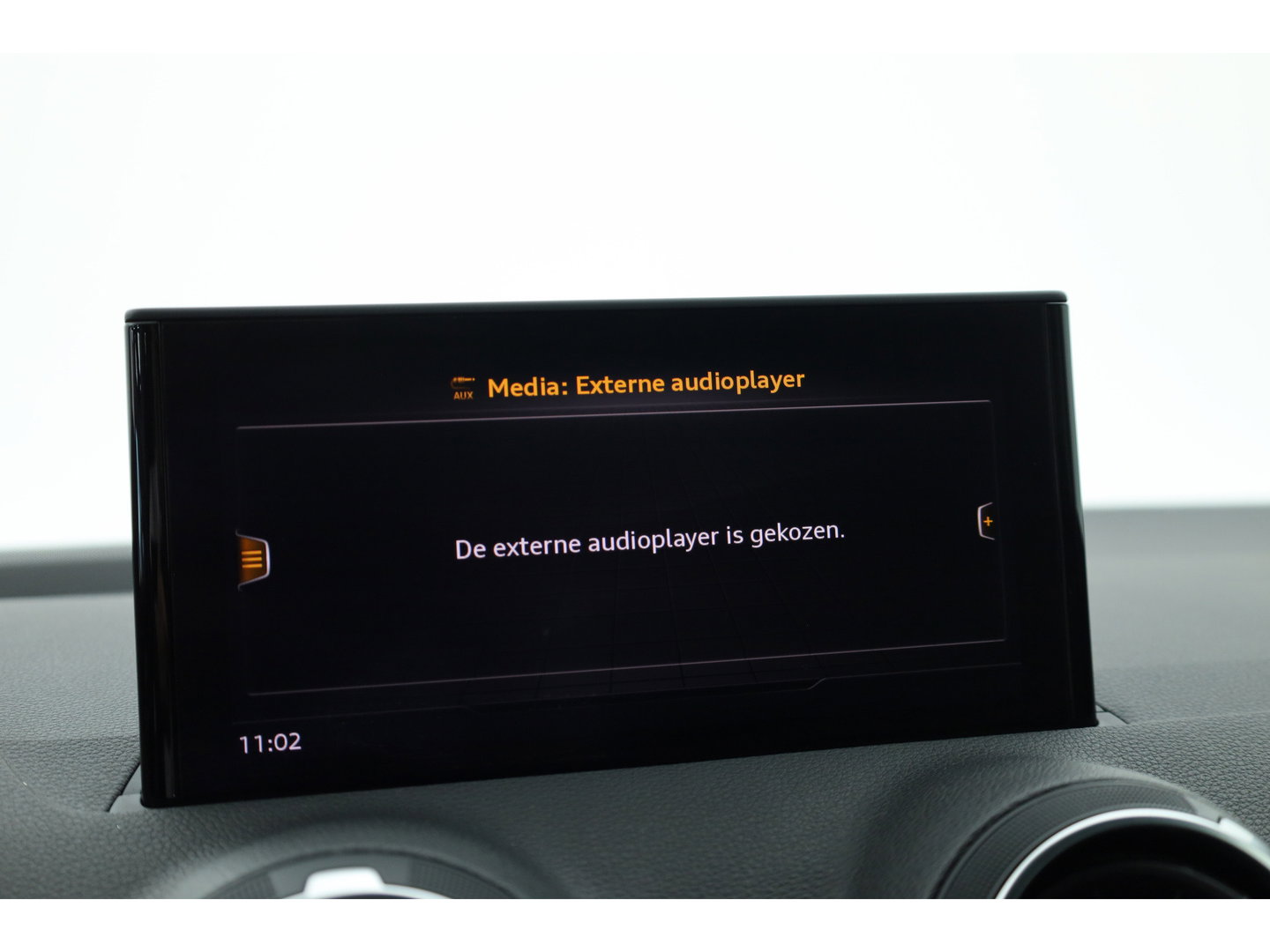Audi Q2 30 TFSI Business Line | RIJKLAAR!! | Adapt. Cruise | Navi By App | CarPlay | Cruise | Stoelverw. | Camera | Airco