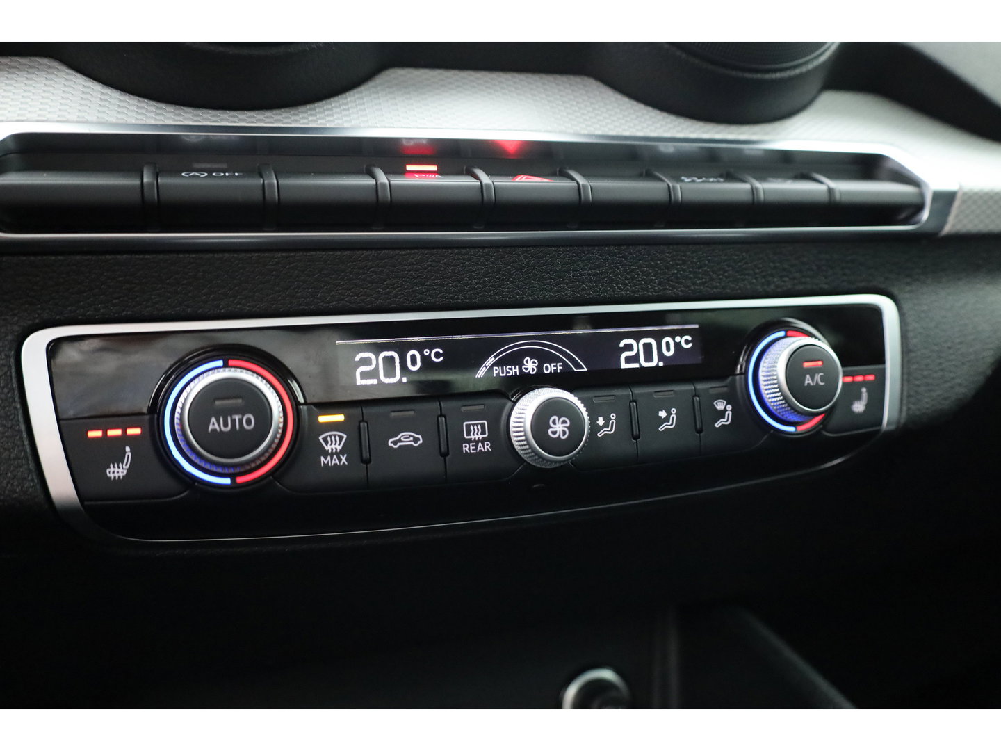 Audi Q2 30 TFSI Business Line | RIJKLAAR!! | Adapt. Cruise | Navi By App | CarPlay | Cruise | Stoelverw. | Camera | Airco