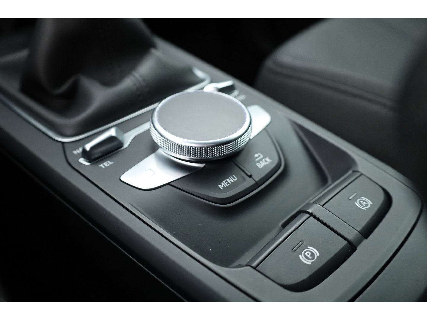 Audi Q2 30 TFSI Business Line | RIJKLAAR!! | Adapt. Cruise | Navi By App | CarPlay | Cruise | Stoelverw. | Camera | Airco
