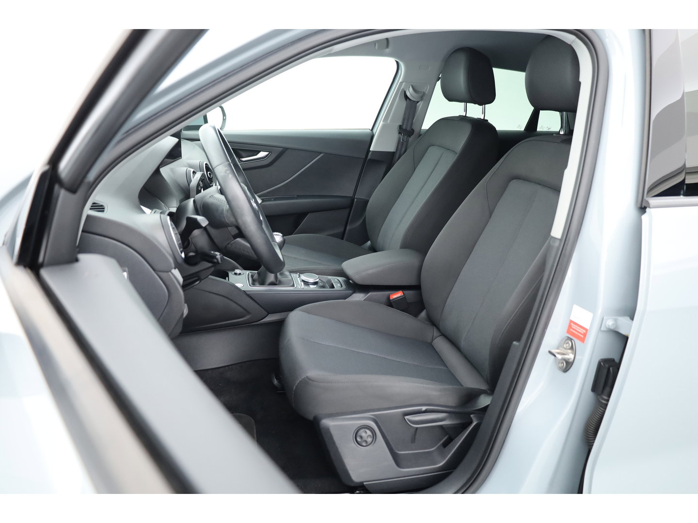 Audi Q2 30 TFSI Business Line | RIJKLAAR!! | Adapt. Cruise | Navi By App | CarPlay | Cruise | Stoelverw. | Camera | Airco