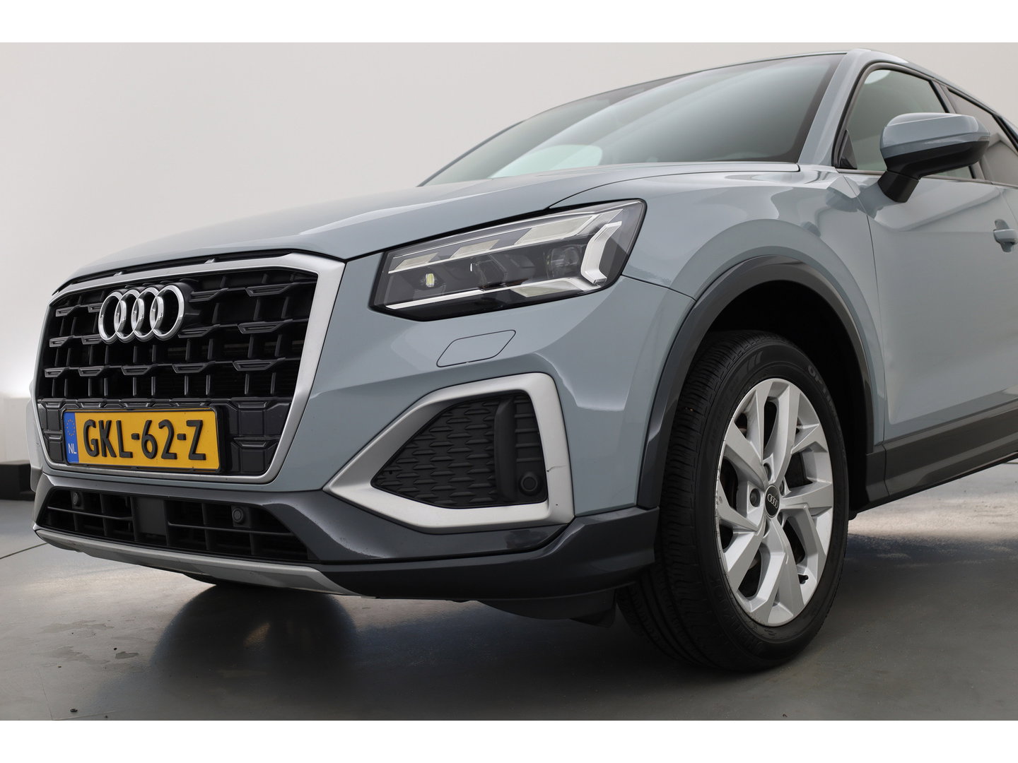 Audi Q2 30 TFSI Business Line | RIJKLAAR!! | Adapt. Cruise | Navi By App | CarPlay | Cruise | Stoelverw. | Camera | Airco