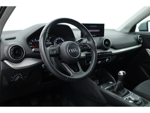 Audi Q2 30 TFSI Business Line | RIJKLAAR!! | Adapt. Cruise | Navi By App | CarPlay | Cruise | Stoelverw. | Camera | Airco