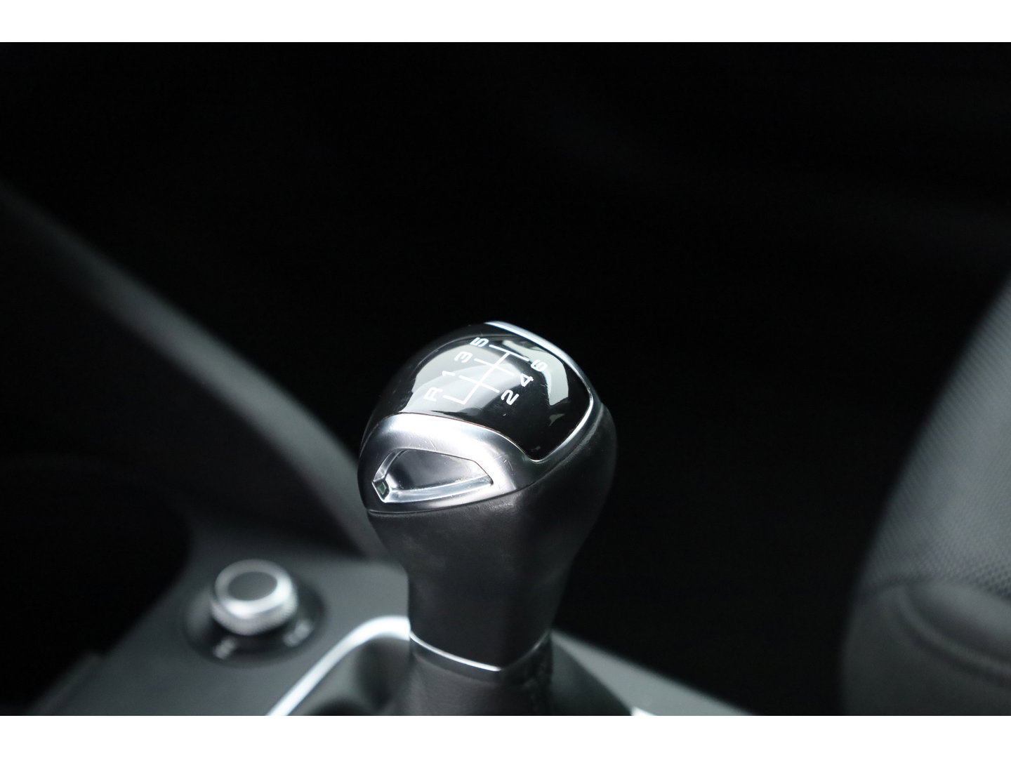 Audi Q2 30 TFSI Business Line | RIJKLAAR!! | Adapt. Cruise | Navi By App | CarPlay | Cruise | Stoelverw. | Camera | Airco