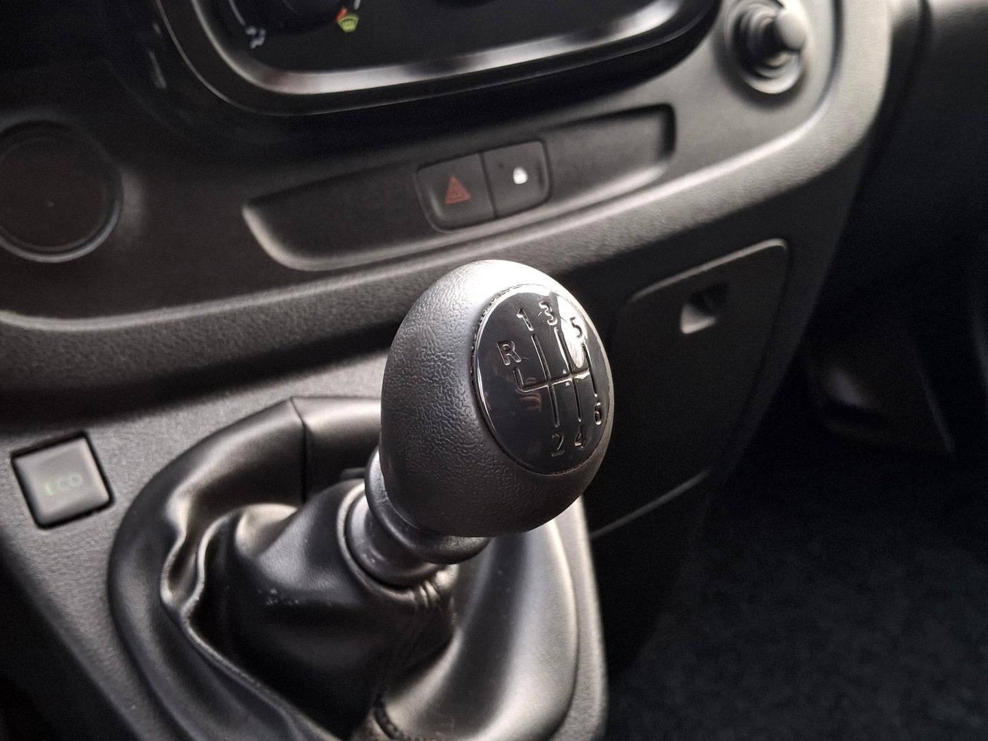 Opel Vivaro 1.6 CDTI L2H1 DC 125PK | LEDER | 5P | CRUISE | AIRCO | RUIME BUS