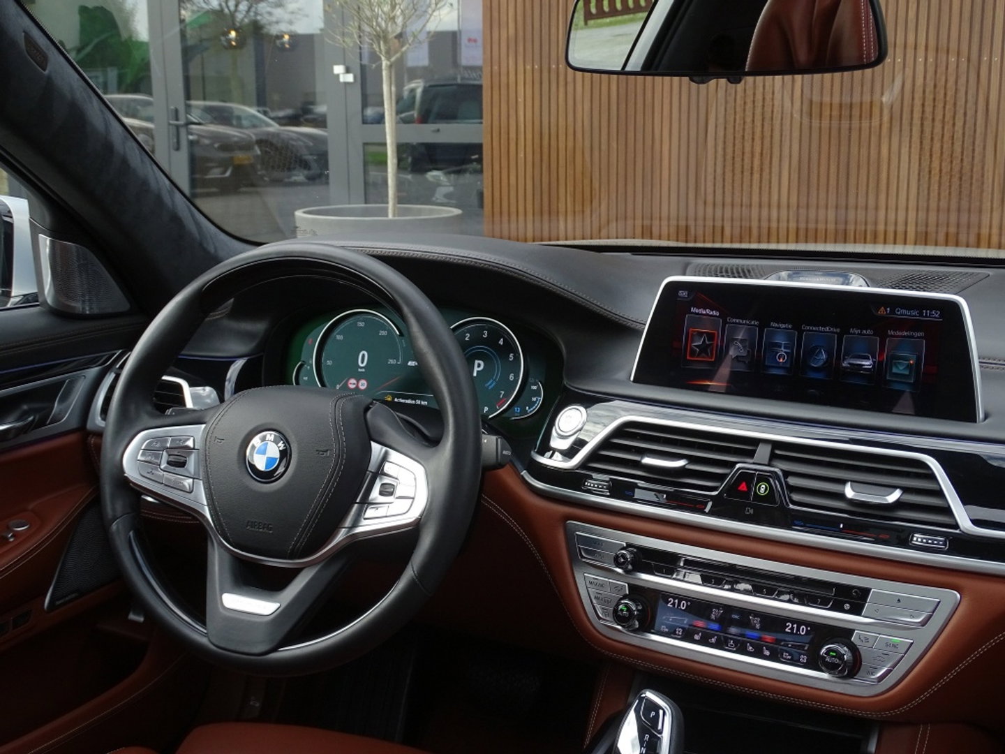 BMW 7 Serie 740e Lang 326PK / VIP / Bowers & Wilkins / Skylounge / *NAP*