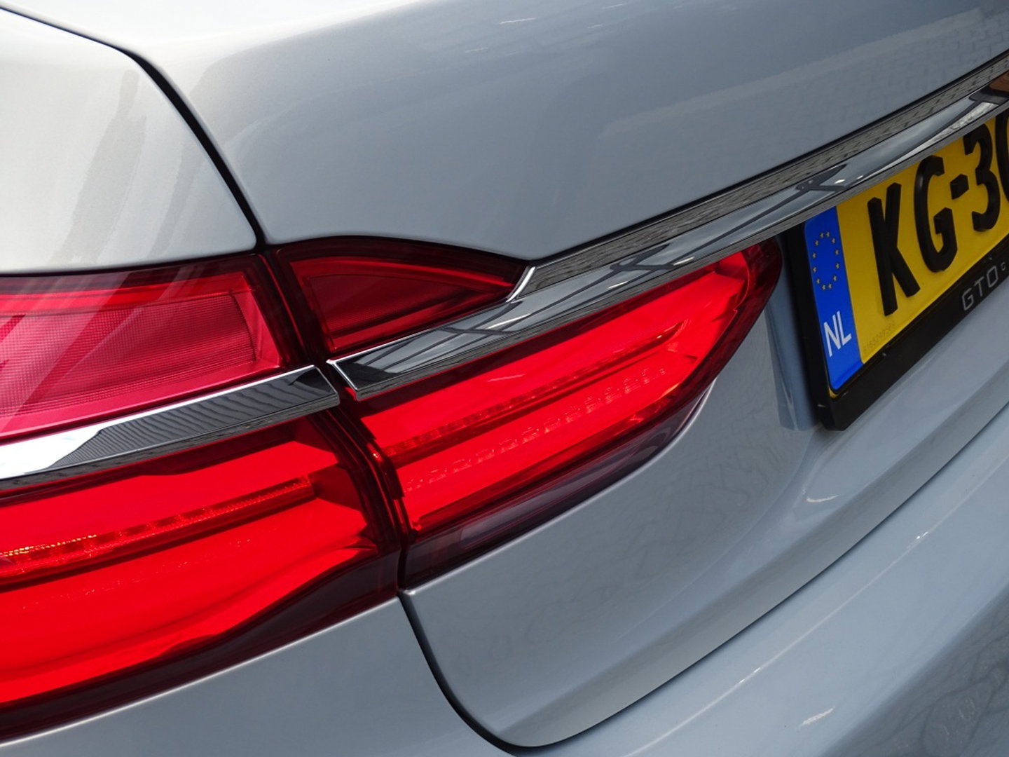 BMW 7 Serie 740e Lang 326PK / VIP / Bowers & Wilkins / Skylounge / *NAP*