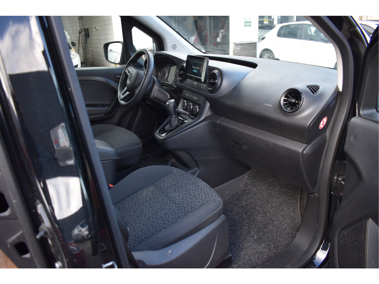 Mercedes-Benz Citan 113 L1 Pro | AUTOMAAT |BETIMMERING | NAVIGATIEPAKKET | PARKEERPAKKET| ZELF NIEUW GELEVERD ,BOEKJES,NAP EN ONDERHOUDSHISTORIE