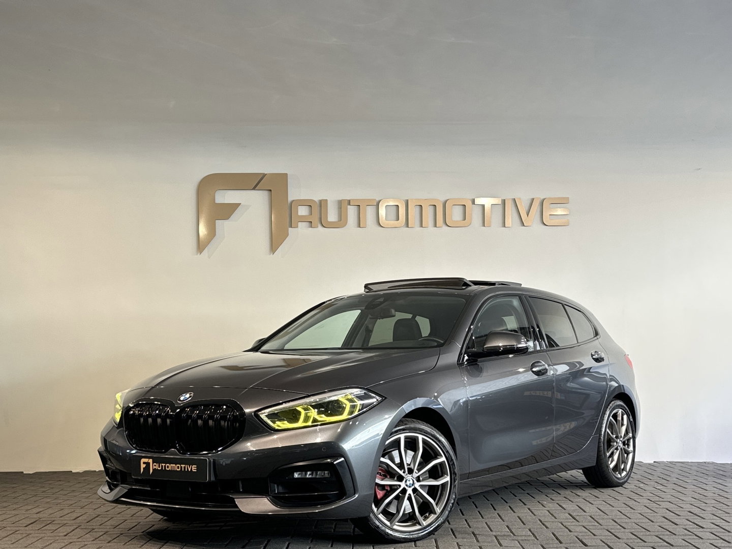 BMW 1-serie 120i High Executive Pano|Stoelverwarming|Cruise Control